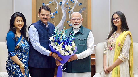 Devendra Fadnavis Meet PM Narendra Modi: देवेंद्र फडणवीस यांनी सहकुटुंब घेतली PM मोदींची भेट; पाहा PHOTO 