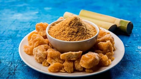 Jaggery Benefits: दररोज आवर्जून खावा गूळ, आरोग्याला होतील ९ मोठे फायदे, तुम्हाला याबद्दल माहितीये का?