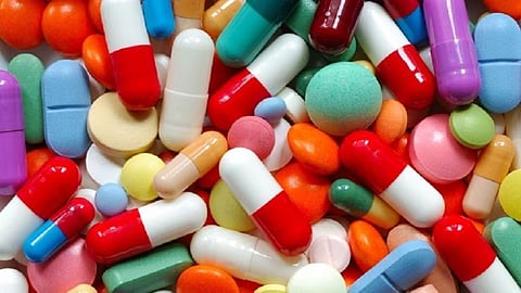 Pain Killer Side Effect : जास्तप्रमाणात गोळ्या-औषधं खाल्ल्याने आरोग्यावर होणारे दुष्परिणाम