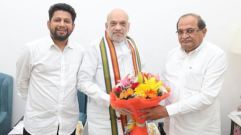  विखे पिता-पुत्रांनी घेतली अमित शहांची भेट; दूधाच्या आंदोलनावरील बैठकीत काय चर्चा झाली?