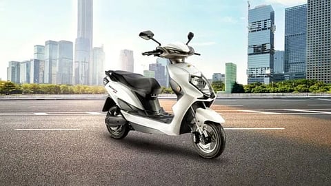 Evolet Pony Scooter: एक नंबर स्कूटर! एकदा करा फूल चार्ज, थेट जाईल ९० किमीच्या पार; बाजारात आली नवी EV Scooter