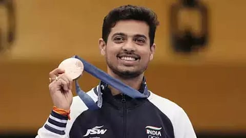 Swapnil Kusale Pramotion: कांस्यपदक मिळताच स्वप्नील कुसाळेचं नशीब चमकलं  सोन्यासारखं, भारतीय रेल्वेमध्ये झालं प्रमोशन 