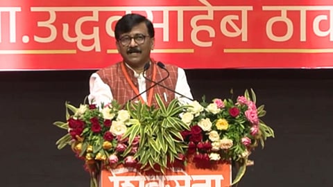 संकट येऊनही उद्धव ठाकरेंचा हसरा, त्यामुळे महाराष्ट्रात जळफळाट; पुण्यात संजय राऊतांची तोफ धडाडली