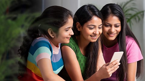 Recharge Plan: फक्त 349 रुपयांमध्ये मिळेल 56GB डेटा, अमर्यादित कॉलिंगसह घेता येईल OTT चा आनंद 