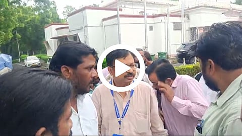Bachchu Kadu Slap Officer