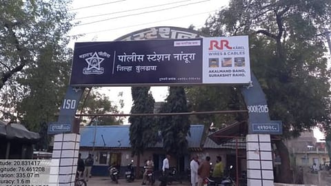 Buldhana Crime News: पती संतापला...न्यायालयाबाहेर पत्नीवर जीवघेणा हल्ला, नेमकं काय घडलं?