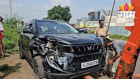 Nandurbar Accident : भयंकर! चालकाला हृदयविकाराचा झटका, अलिशान कारने तिघांना चिरडलं; दोघांचा घटनास्थळीच मृत्यू