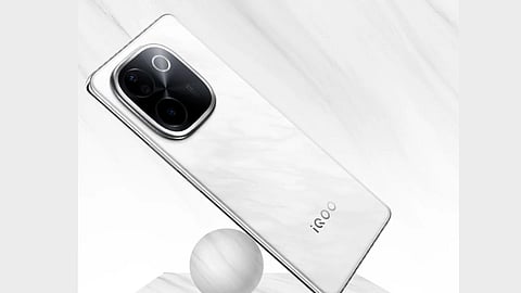 iQOO Z9s नवीन सीरीज लाँच; 5500mAh बॅटरी, ५० एमपी कॅमेरा आणि बरंच काही, वाचा एका क्लिकवर 