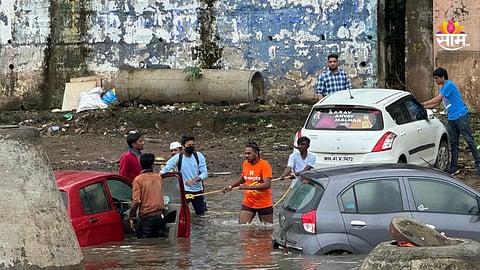 Pune Rain: पुणेकरांनो सावधान! खडकवासला धरणातून वेगाने विसर्ग सुरू, पुलाची वाडी परिसरात पाणी भरलं, प्रशासन अलर्ट