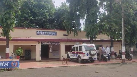  15 वर्षीय विद्यार्थिनीवर लैंगिक अत्याचार