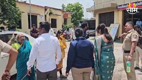 बीडच्या जिल्हाधिकारी कार्यालय परिसरात अख्या कुटुंबाचा आत्मदहनाचा प्रयत्न, नेमकं काय आहे कारण? 