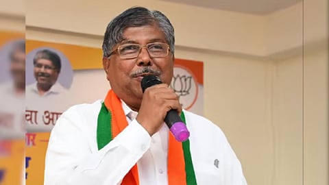 Pune Politics:  भाजपमधील 'वादाची हंडी' फुटली? अमोल बाळवडकरांच्या दहीहंडी कार्यक्रमाला चंद्रकांत पाटलांची अनुपस्थिती, चर्चांना उधाण  