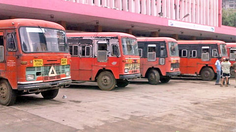 ST Bus Employee deamads