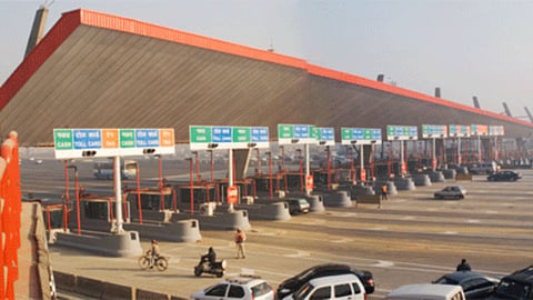 Toll Tax System: टोल टॅक्स कापण्यासाठी सॅटेलाइट सिस्टम नेमके अंतर कसं मोजणार? जाणून घ्या