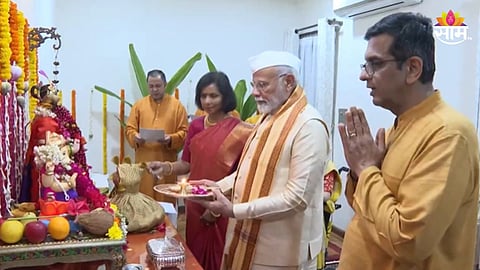 PM Modi Visits CJI Chandrachud: देशाच्या प्रतिष्ठेची घसरण, पीएम मोदी- चंद्रचूड यांच्या भेटीवर सामनातून टीका 