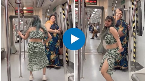 Delhi Metro Viral Video