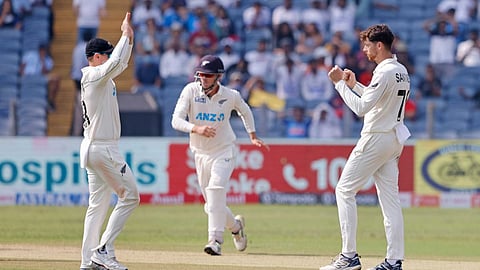 IND vs NZ 2nd Test: सँटनरची 'सुंदर' गोलंदाजी! 7 विकेट्स घेत टीम इंडियाला केलं All Out; न्यूझीलंडकडे मोठी आघाडी 