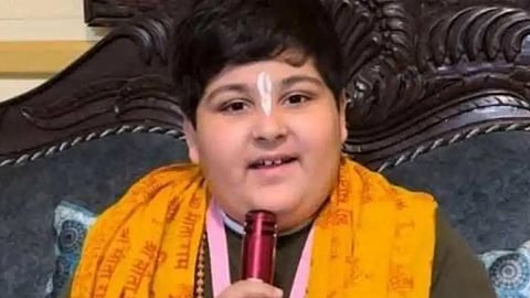अभिनव अरोरा किती आहे कृष्ण भक्त? झालं लाईव्ह टेस्ट, उत्तर ऐकून चकीत व्हाल 