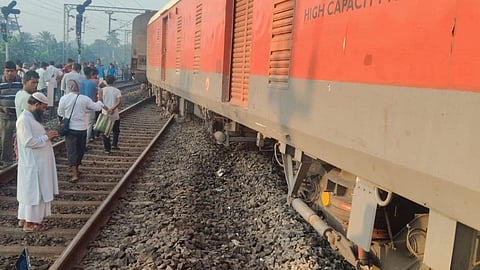 Secunderabad-Shalimar Superfast Express