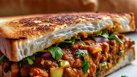 Street Style Sandwich: साधं सँडविच सोडा, हे ब्रेड बटाटा सॅंडविच एकदा खाऊन तर बघा, पाहा रेसिपी