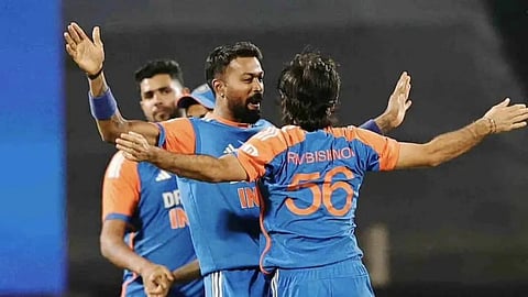 IND vs ENG T20 Series: टीम इंडियाचे तीन खेळाडूंच्या पटकावू शकतात 'प्लेअर ऑफ द सीरीज'चा पुरस्कार   