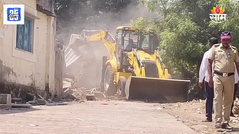 Nagar Dehre  Village Police use JCB on house of the accused