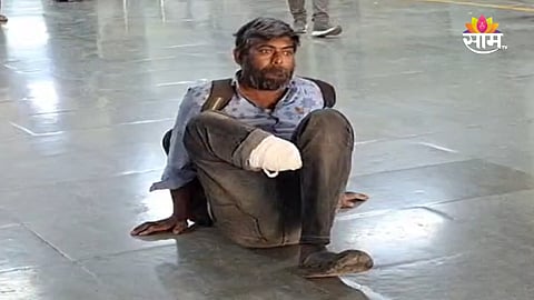 Sassoon Hospital has no wheelchairs to take patients 
