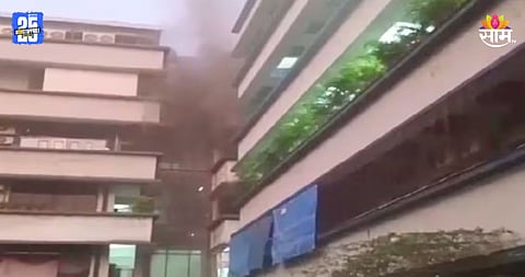 Mumbai Fire: मुंबईत अग्नितांडव! अंधेरीमध्ये ४ मजली इमारतीला भीषण आग, २ तरुणांचा होरपळून मृत्यू 