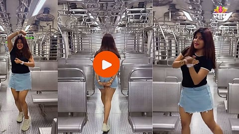 Actress Dance In Local Train 