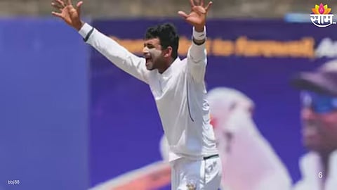 Police Beaten Test Cricketer On Road: 
