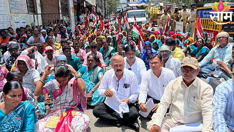 Shramjivi Sanghatana members stage a protest outside KDMC headquarters demanding basic facilities for tribal hamlets in Kalyan.