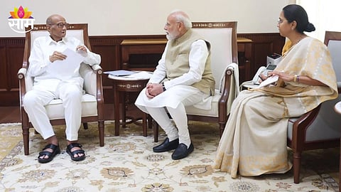Breaking News: मोठी बातमी! शरद पवारांनी घेतली PM मोदींची भेट, राजकीय वर्तुळात चर्चांना उधाण  
