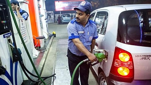 Petrol-diesel price hike | पेट्रोल डिझेलच्य़ा किंमती पुन्हा वाढल्या, वाचता कसे असतील नवे दर?