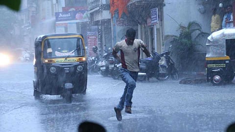 4 and 5 december rain possibility in kokan and mumbai, Unseasonal rains in Mumbai, Mumbai Rain News Updates