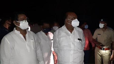Guardian Minister Sandipan Bhumare helped the injured peoples in accident 