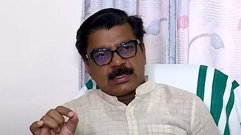 മാത്യു കുഴല്‍നാടന്‍, 