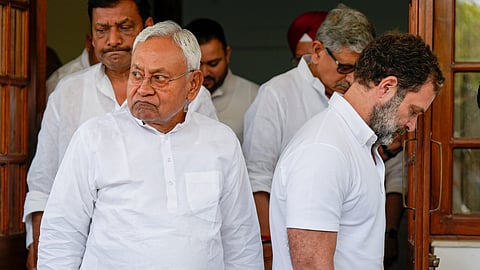 നിതീഷ് കുമാർ, രാഹുൽ ​ഗാന്ധി