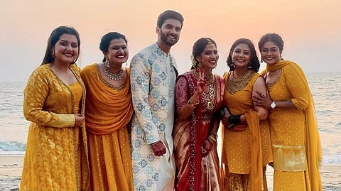 സ്വാസിക-പ്രേം വിവാഹത്തില്‍ തിളങ്ങി സരയൂ, ദേവി ചന്ദന, രചന നാരായണന്‍കുട്ടി, മഞ്ജു പിള്ള