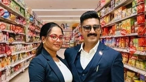 കെ ഡി പ്രതാപനും ഭാര്യ ശ്രീനയും 