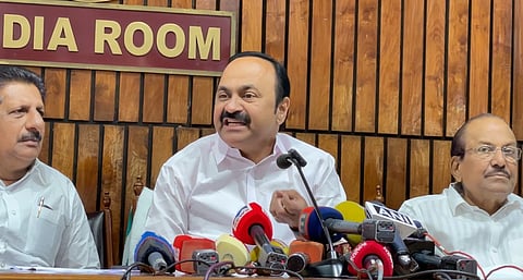 പ്രതിപക്ഷ നേതാക്കളുടെ വാർ‌ത്താസമ്മേളനം  