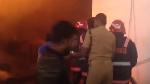 വെളിച്ചെണ്ണ നിര്‍മാണ യൂണിറ്റിൽ വൻ തീപിടിത്തം