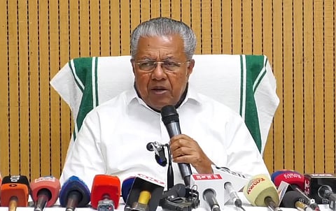
പിണറായി വിജയന്‍ ഡല്‍ഹിയില്‍ മാധ്യമങ്ങളെ കാണുന്നു
