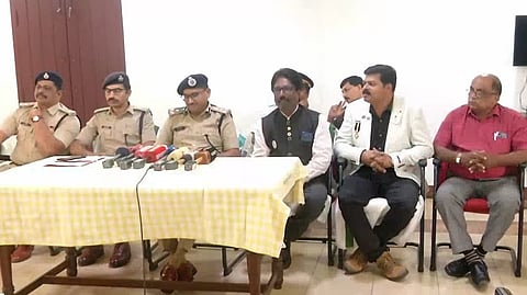 സിറ്റി പൊലീസും ലയണ്‍സ് ക്ലബ്ബ് പ്രതിനിധികളും വാര്‍ത്താ സമ്മേളനത്തില്‍