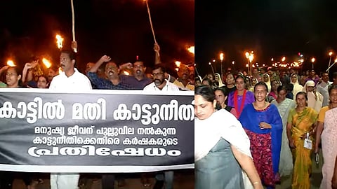 പ്രതിഷേധത്തില്‍ നിന്ന്