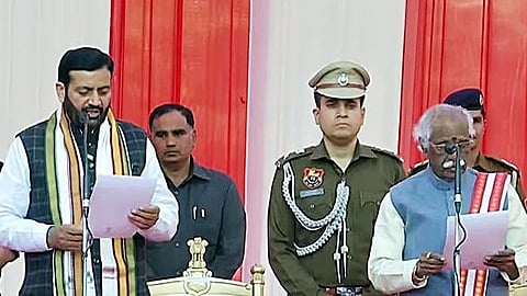 നായബ് സിങ് സൈനി സത്യപ്രതിജ്ഞ ചെയ്ത് അധികാരമേല്‍ക്കുന്നു
