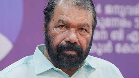 പിറവത്ത് മണ്ണിടിഞ്ഞ് അതിഥിത്തൊഴിലാളികള്‍ മരിക്കാന്‍ ഇടയായ സംഭവത്തില്‍ ഉടന്‍ അന്വേഷിച്ച് റിപ്പോര്‍ട്ട് നല്‍കാന്‍ നിര്‍ദ്ദേശം