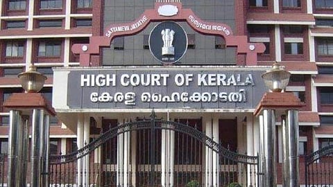 കേരള ഫിലിം ഡിസ്ട്രിബ്യൂട്ടേഴ്സ് അസോസിയേഷന്‍ പിരിച്ചുവിട്ടു