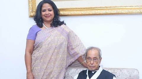 
പ്രണബ് കുമാര്‍ മുഖര്‍ജിക്കൊപ്പം മകള്‍ ശര്‍മിഷ്ഠ മുഖര്‍ജി
