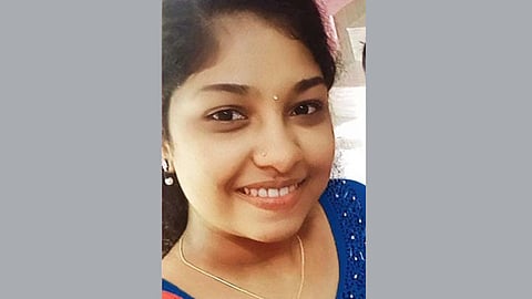ഒന്നര മാസം ഗര്‍ഭിണിയായ യുവതിയെ ഭര്‍തൃഗൃഹത്തില്‍ തൂങ്ങിമരിച്ച നിലയില്‍ കണ്ടെത്തി