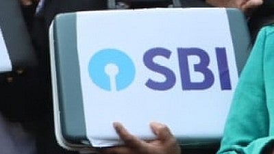 ഏപ്രില്‍ ഒന്നുമുതല്‍ എസ്ബിഐ ഡെബിറ്റ് കാര്‍ഡുകളുടെ ആന്വല്‍ മെയിന്റനന്‍സ് ചാര്‍ജുകള്‍ വര്‍ധിപ്പിക്കുന്നു